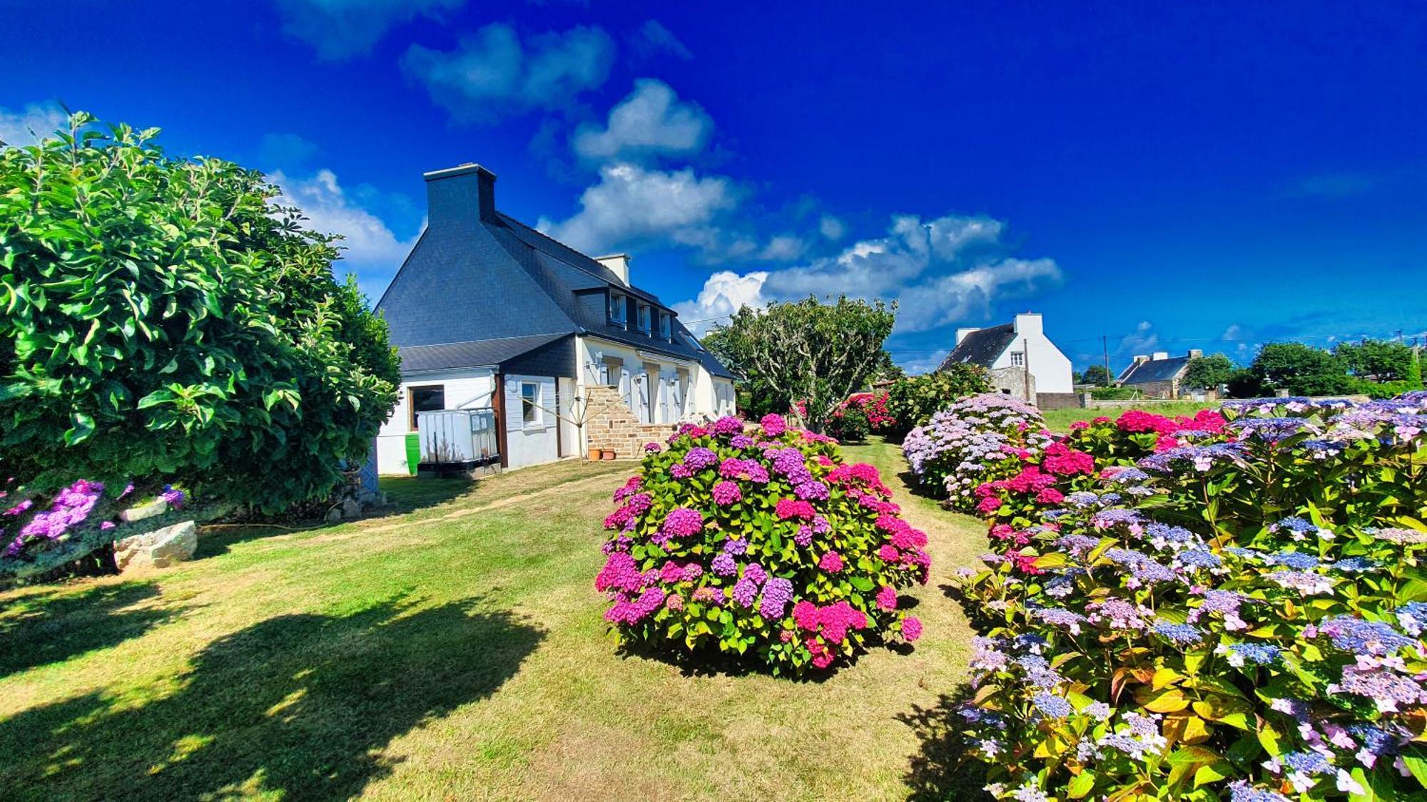Belle Maison Proche De La Plage, Quartier Calme, / Esquibien *